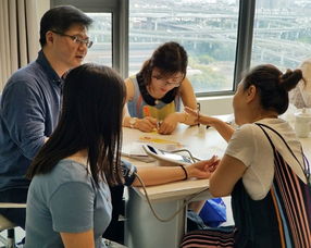 健康咨詢臺企行，義診服務(wù)暖人心